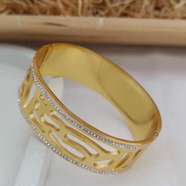 Anti Tarnish Bracelet B43