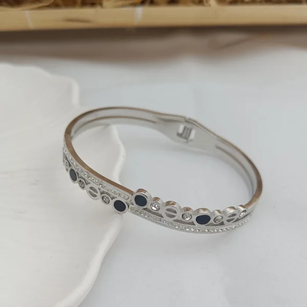 Anti Tarnish Bracelet B51