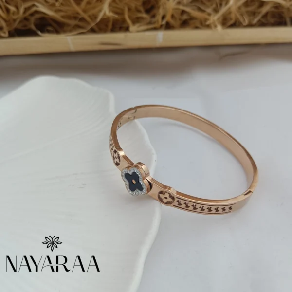 Anti Tarnish Bracelet B52