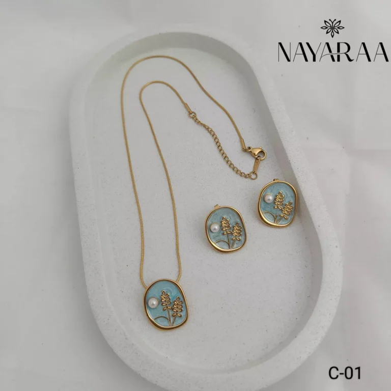 anti tarnish chain pendent