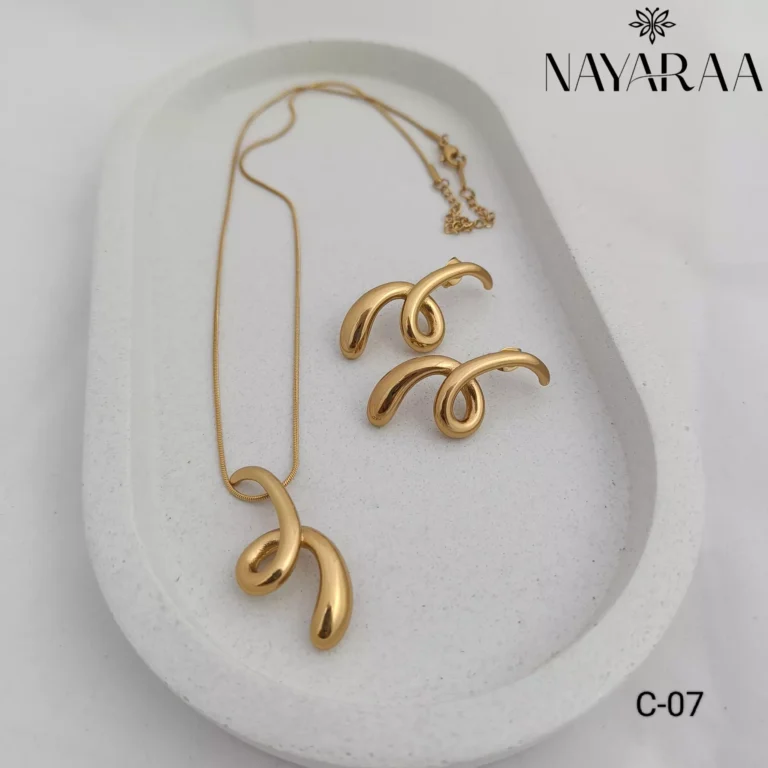 Anti Tarnish Chain Pendent